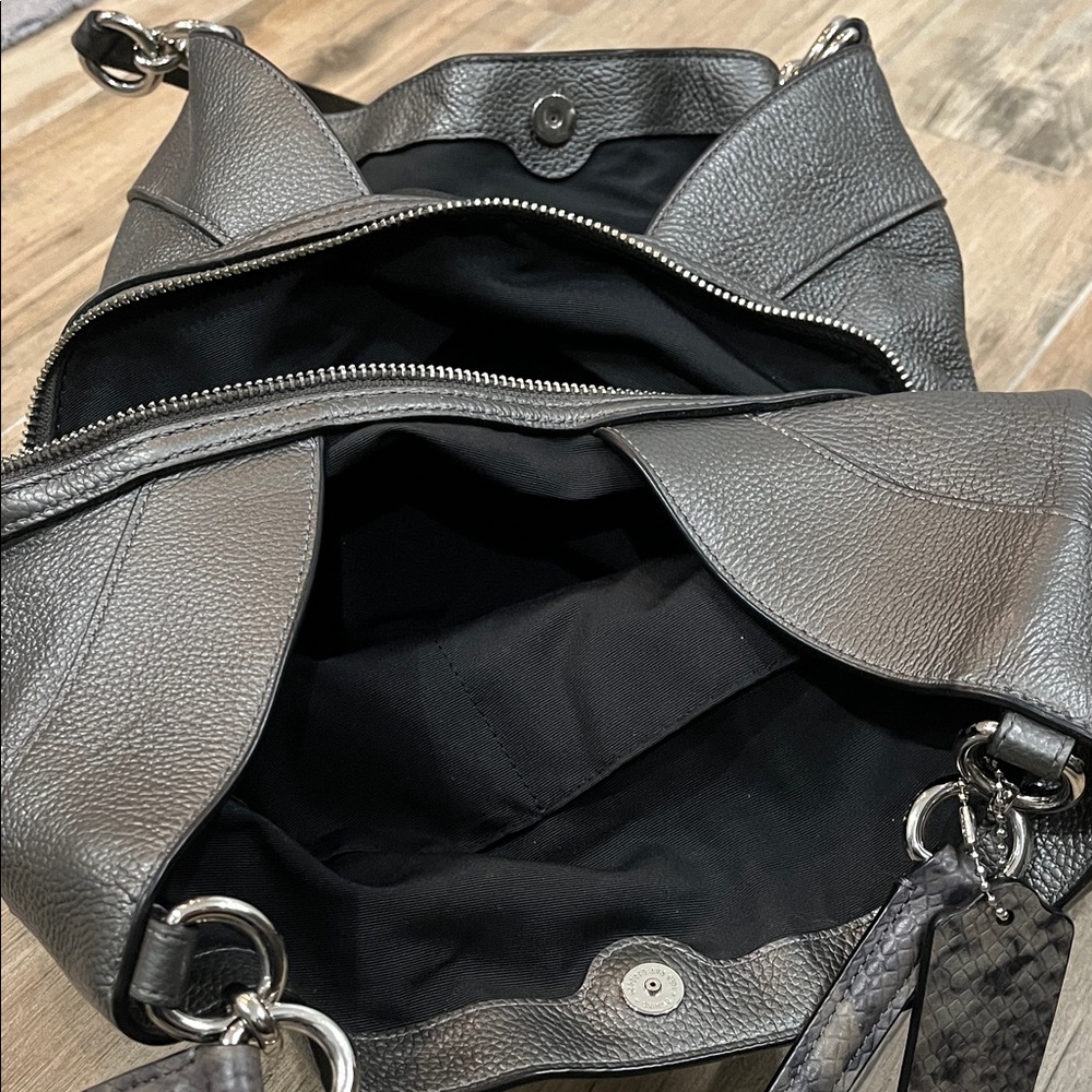 Coach Gray Leather Shoulder Bag - Picture 4 of 8